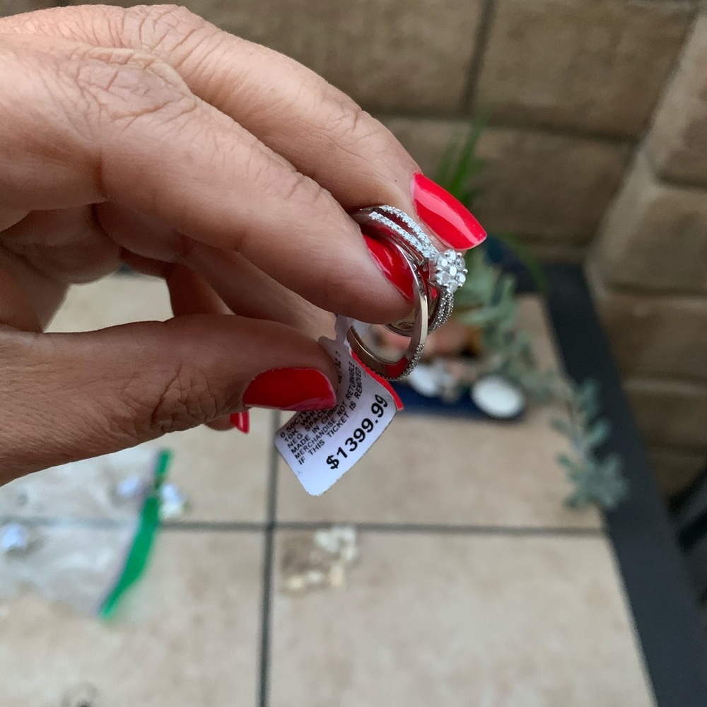 Diamond ring 💍 white gold size 7